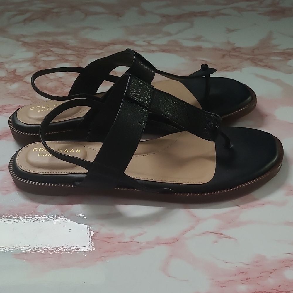 EUC Cole Haan Graud 360 Black Leather T-Strap Winslet Sandals Sz 8.5B - Picture 3 of 7